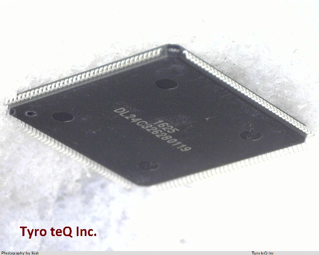 LCMX02-1200HC-4TG144C