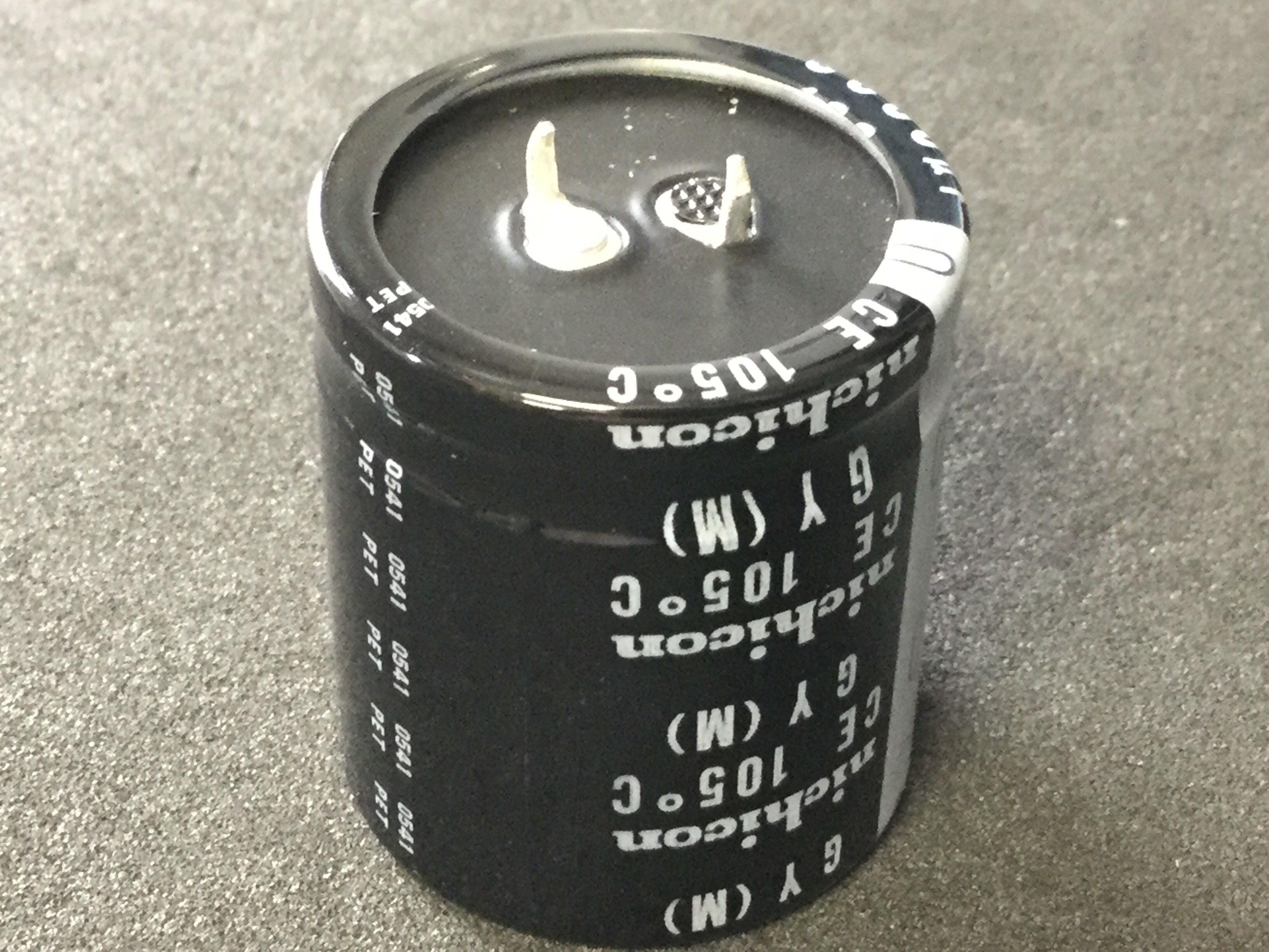 LGY2A332MELC40