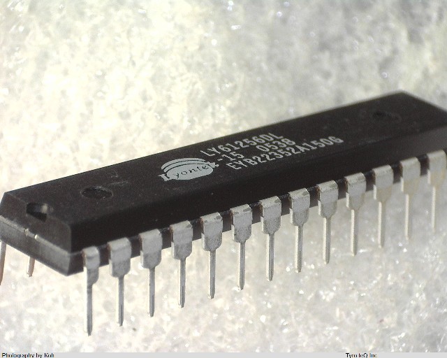 LY61256DL-15E