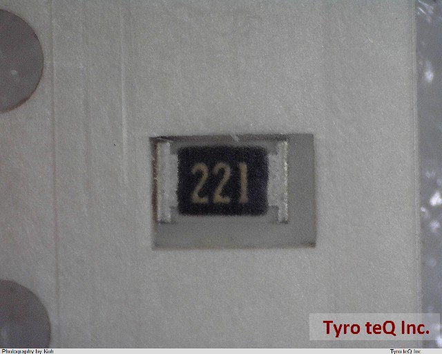 MCR10EZPJ221