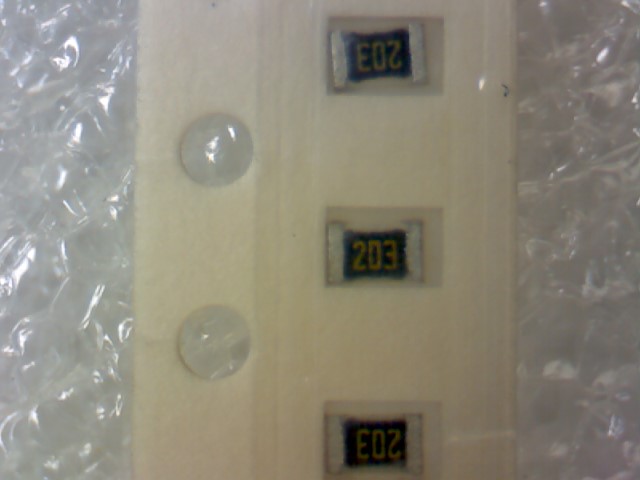 MCR10EZHJ203