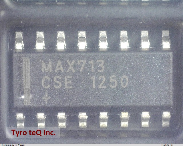 MAX713CSE+