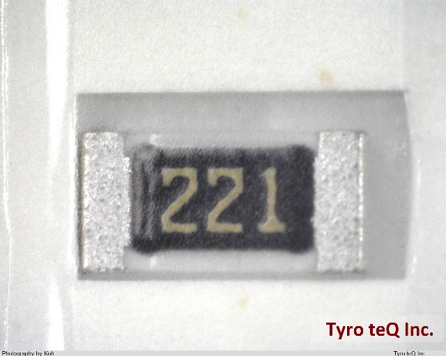 MCR18EZHJ221