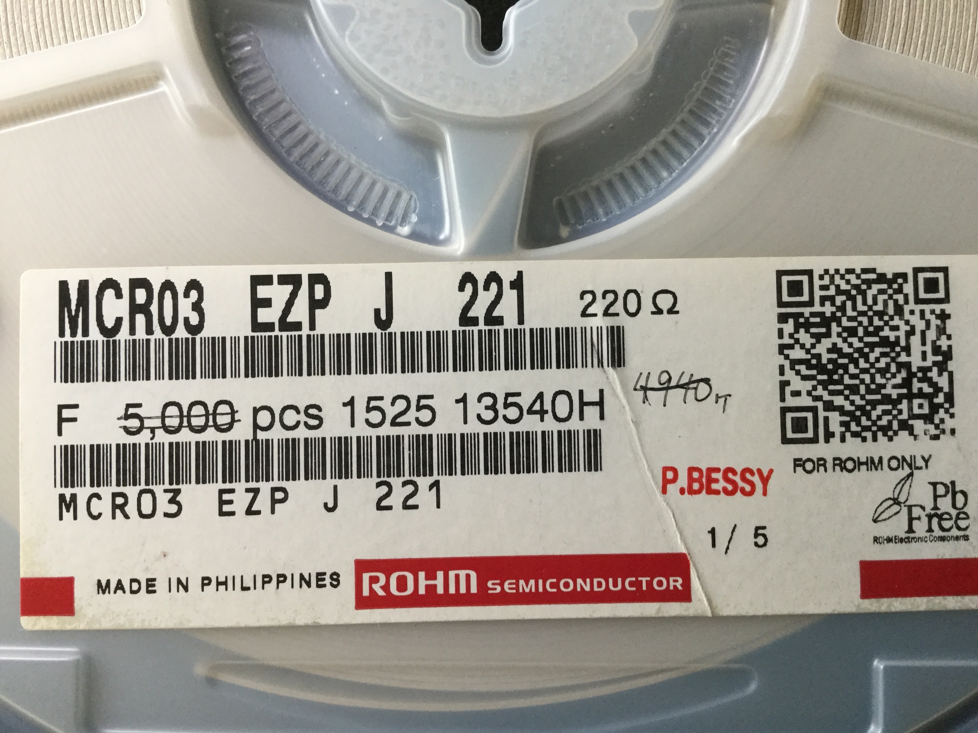 MCR03EZPJ221