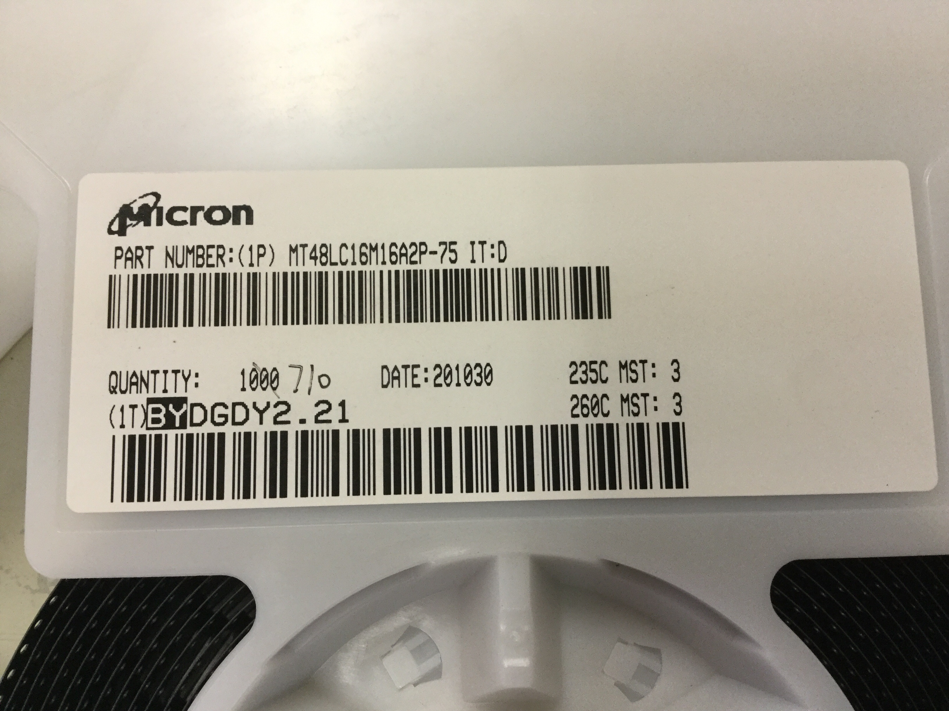 MT48LC16M16A2P75IT