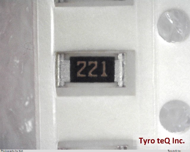MCR18EZPJ221