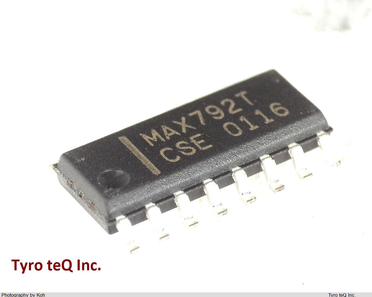 MAX792TCSE