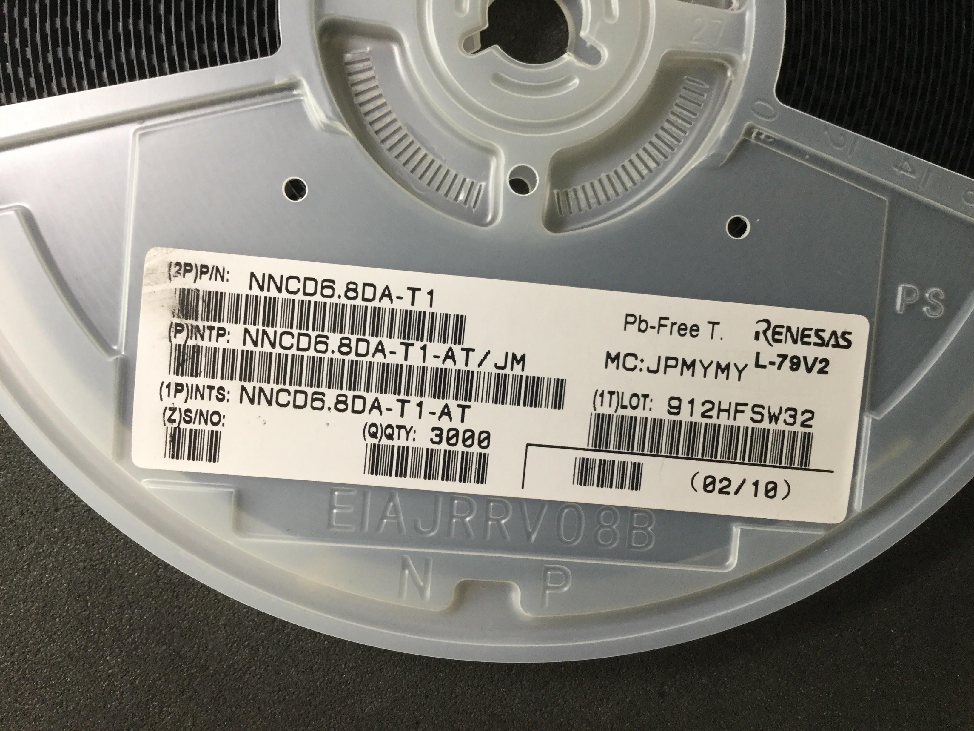 NNCD6.8DA-T1-AT
