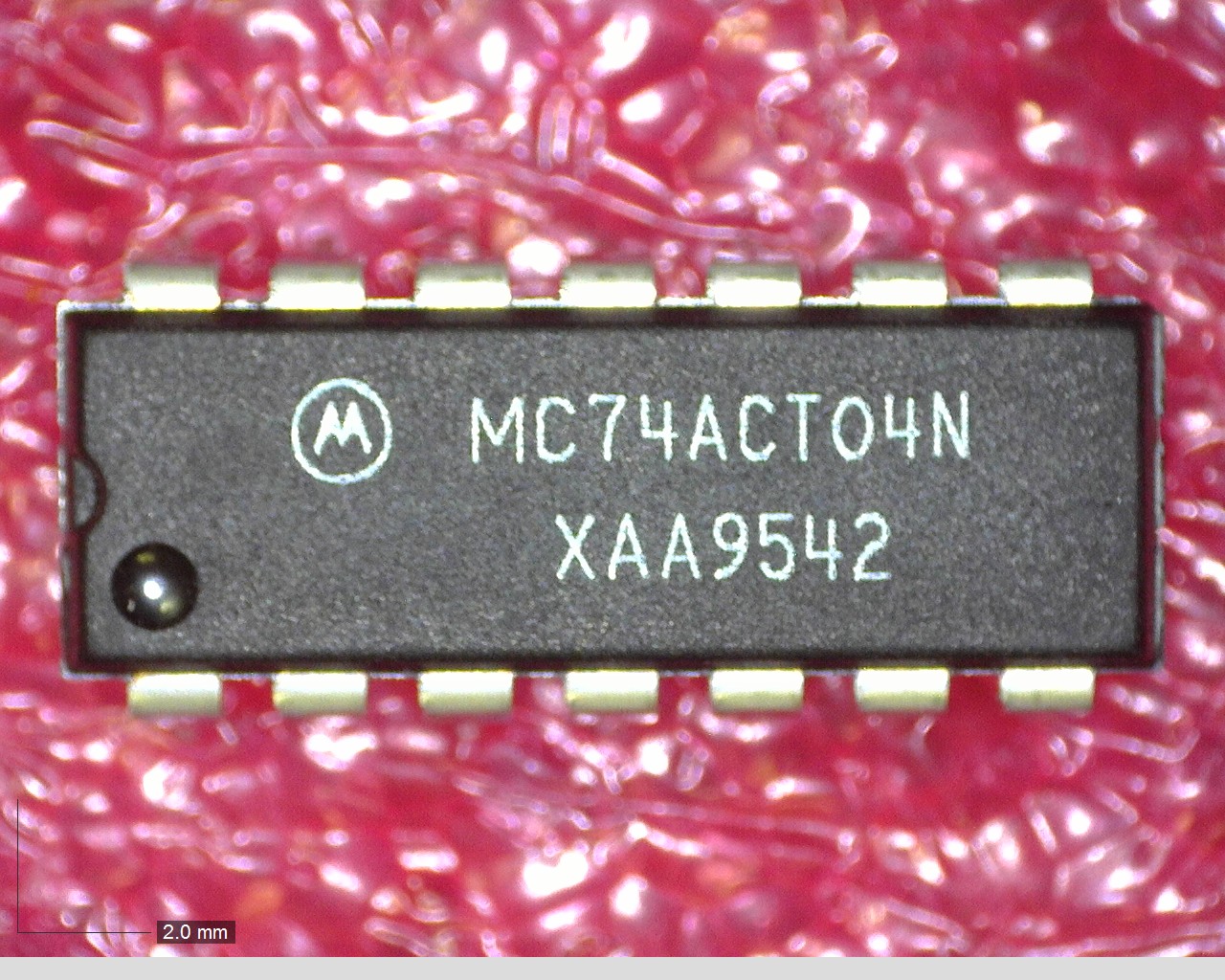 MC74ACT04N