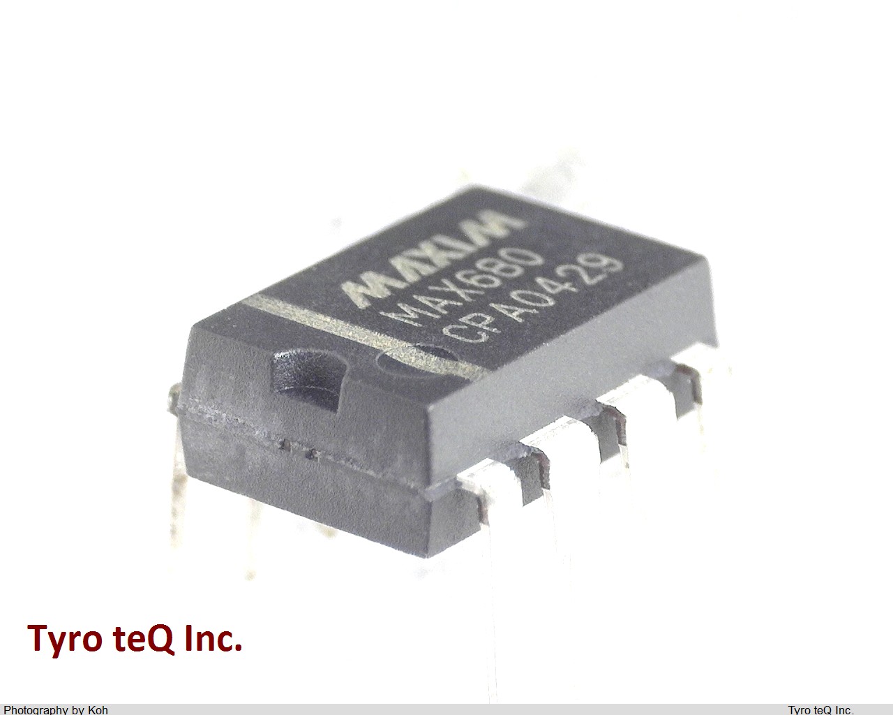 MAX680CPA