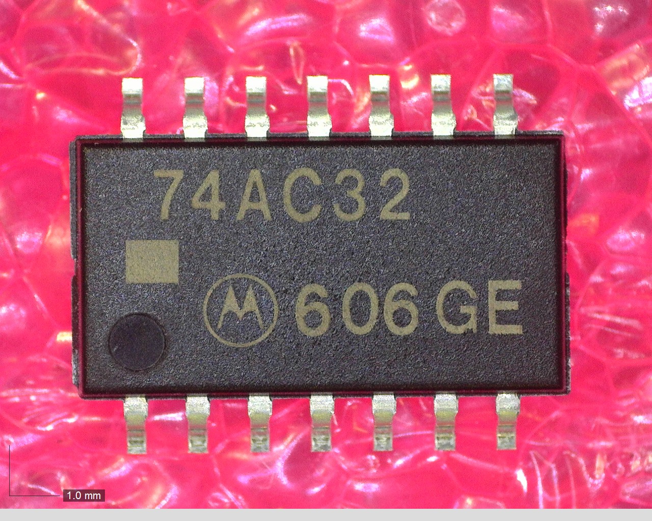 MC74AC32M