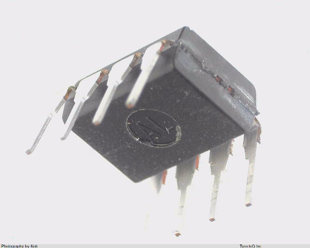 NJU7660D
