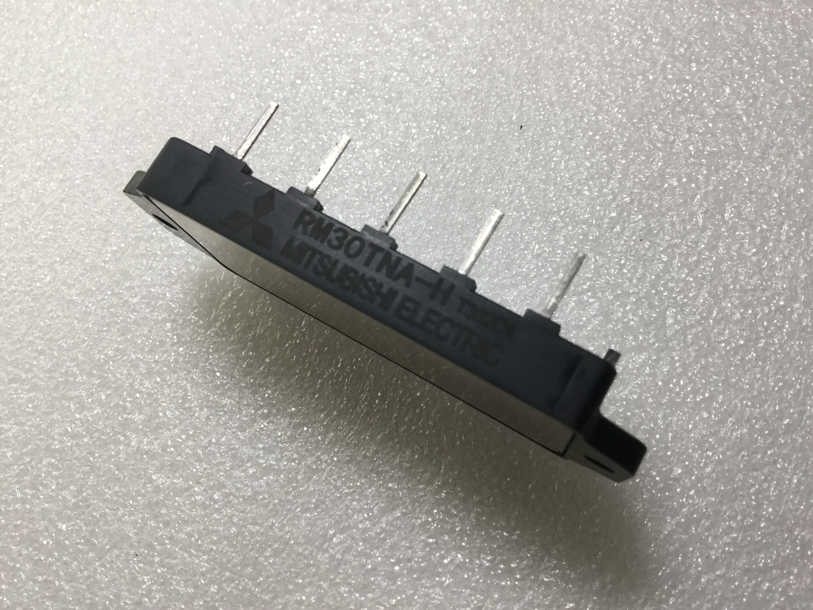 RM30TNA-H