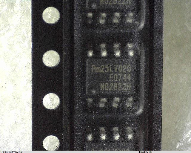 PM25LV020-100SCE