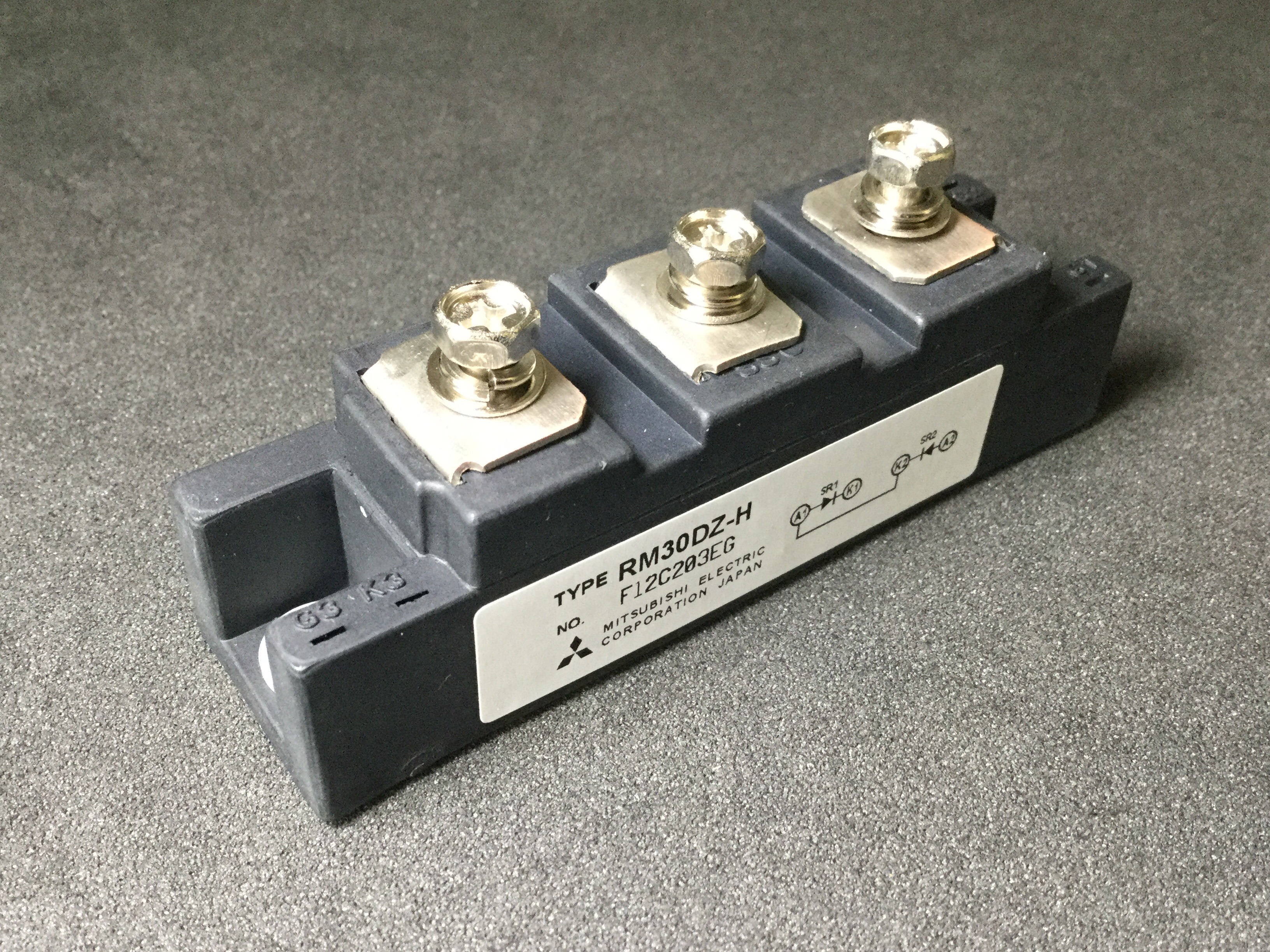 RM30DZ-H