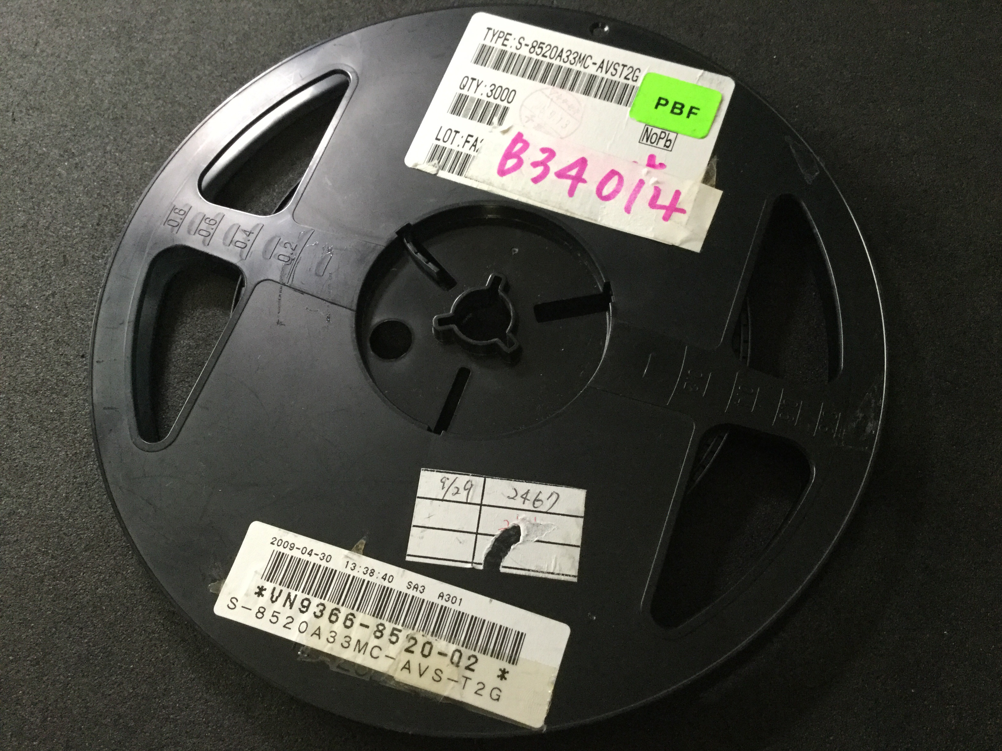 S-8520A33MC-AVST2G