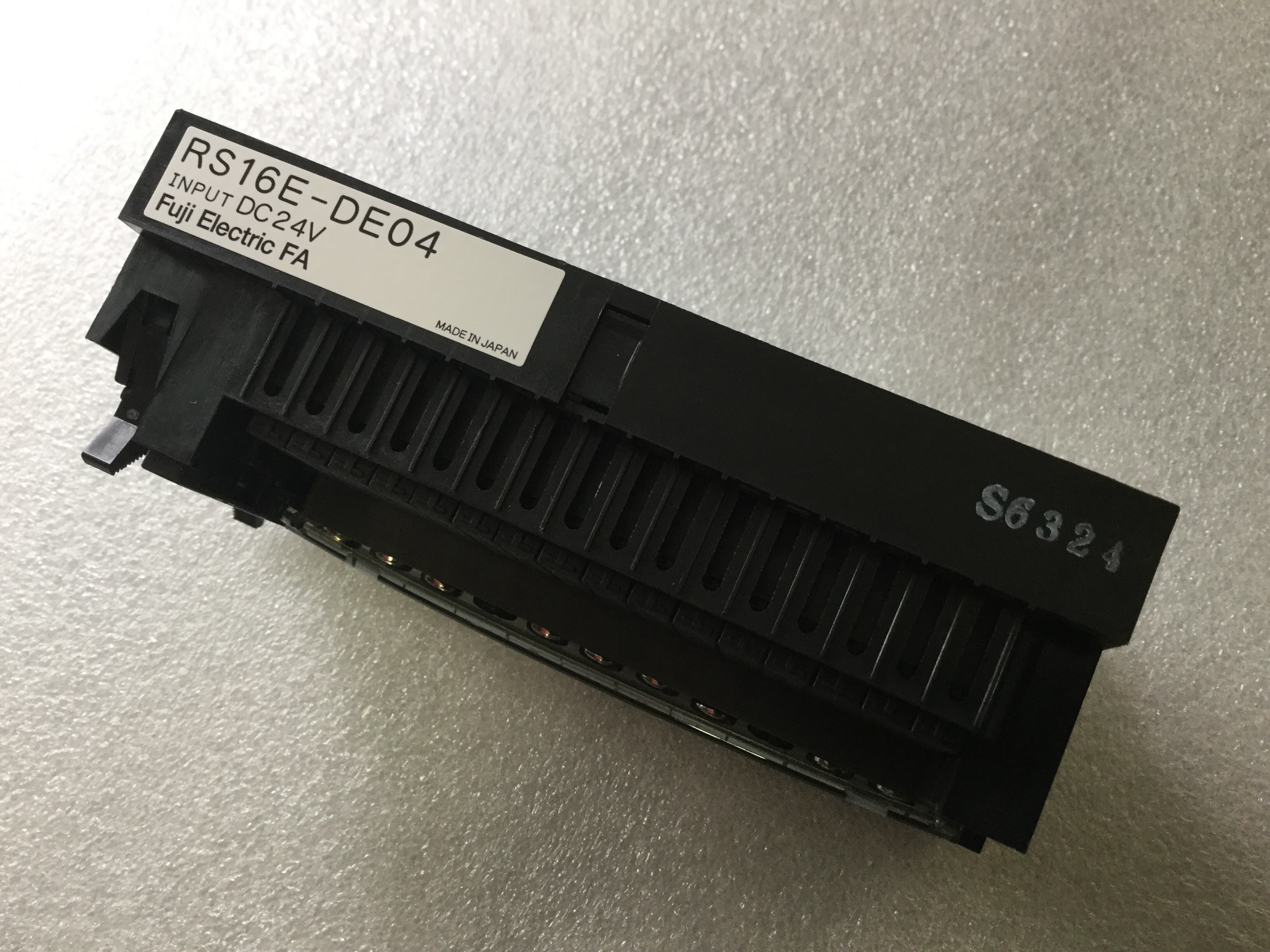 RS16E-DE04