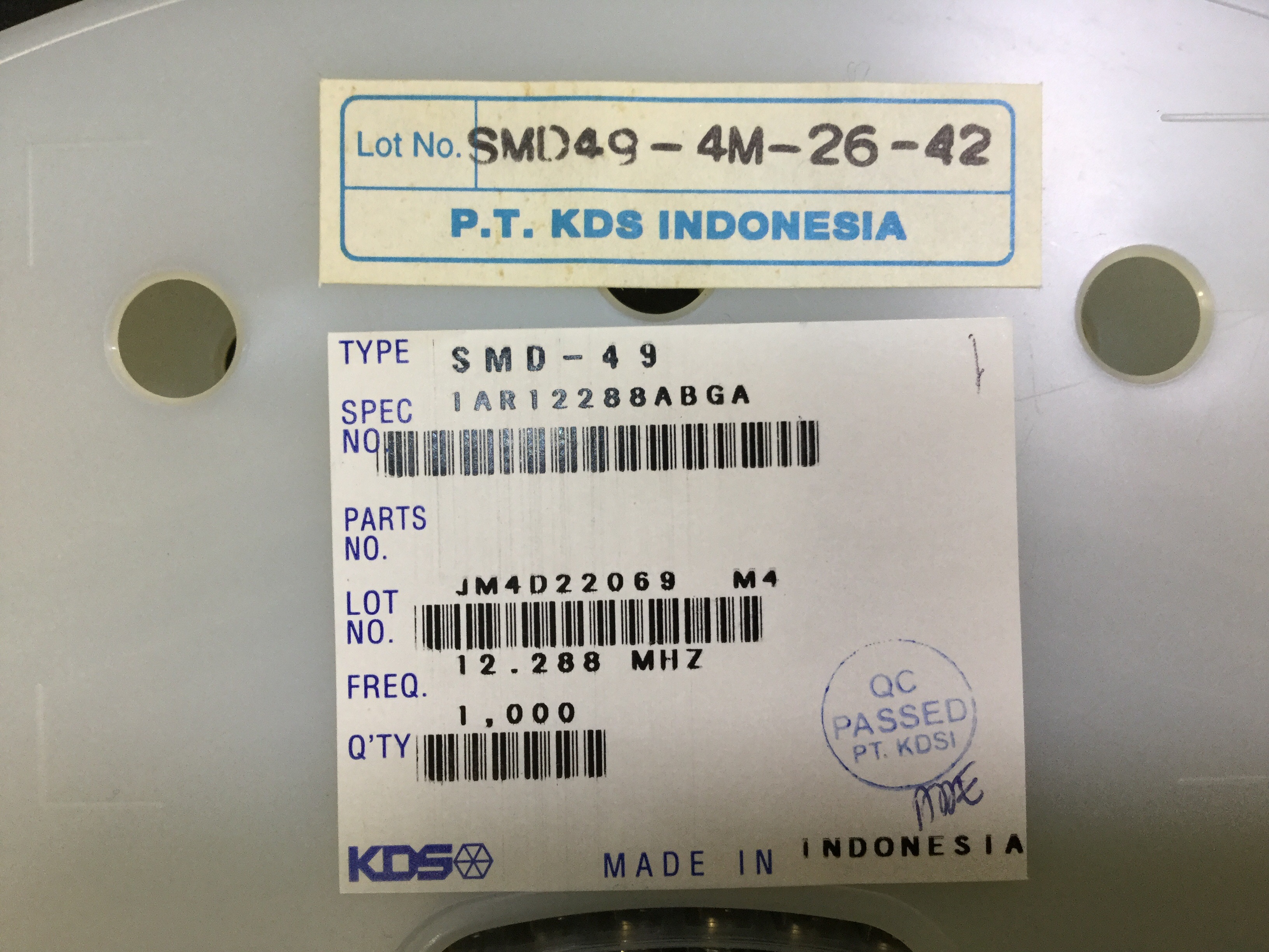 SMD-49 12.288MHZ