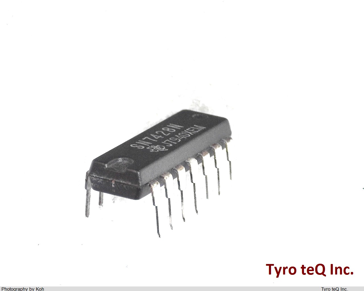 SN7428N