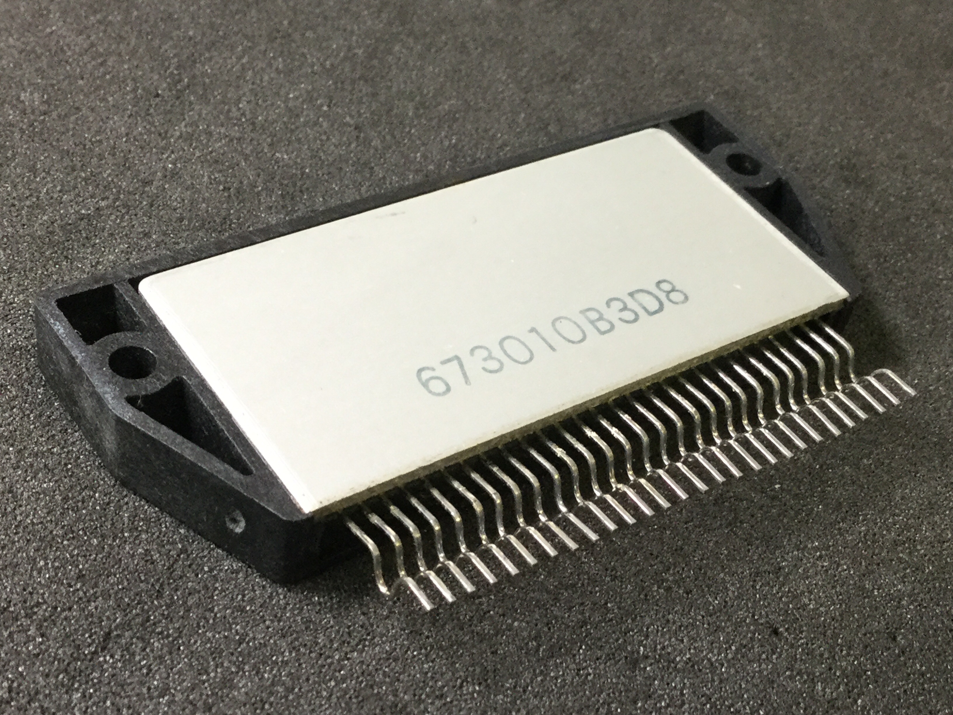 STK673-010
