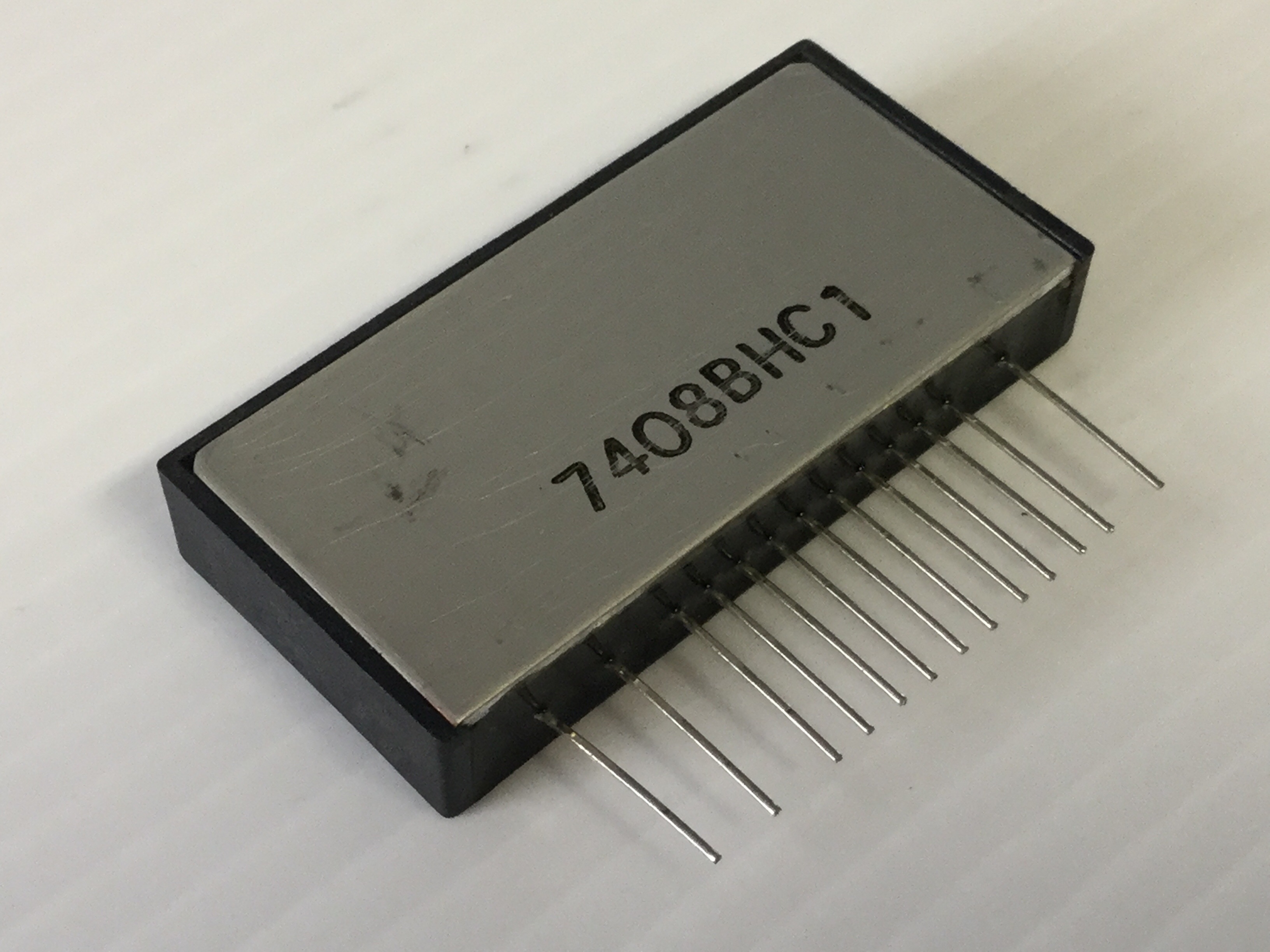 STK7408