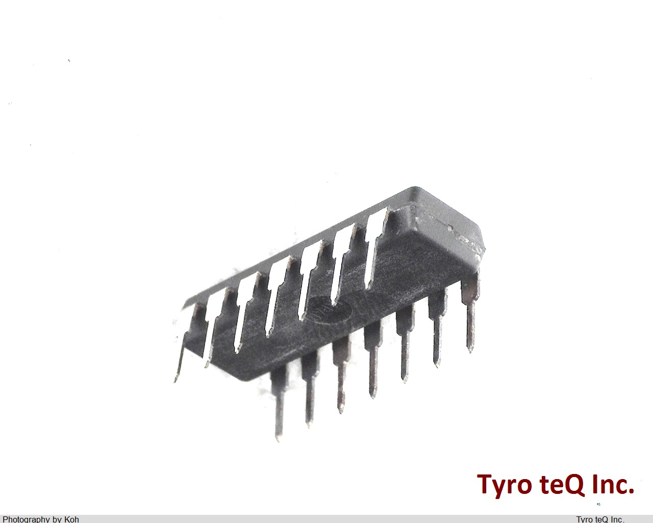 SN7428N