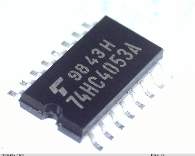 TC74HC4053AF