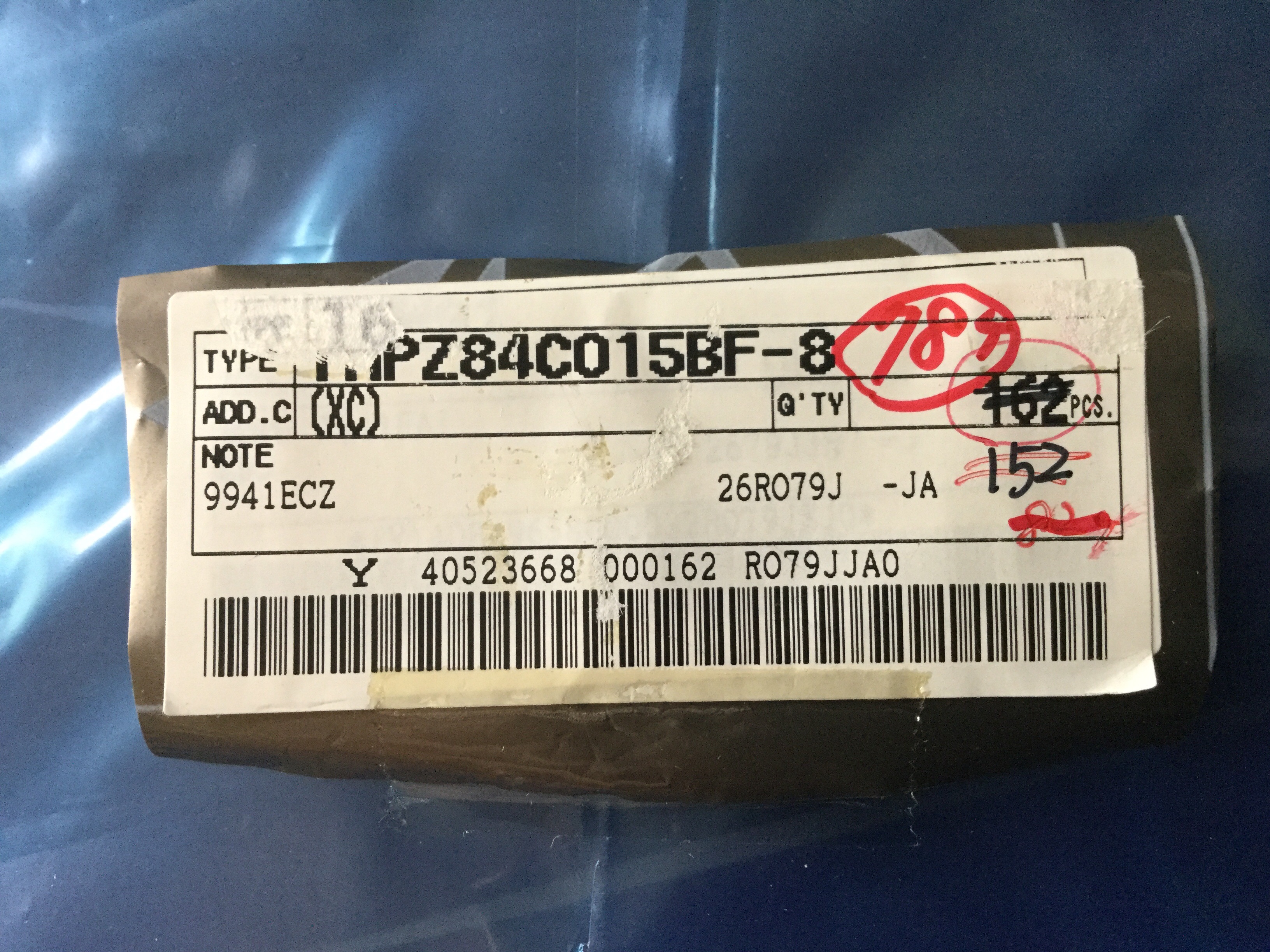 TMPZ84C015BF-8