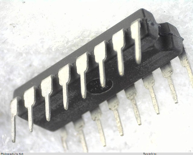 TC74HC75AP