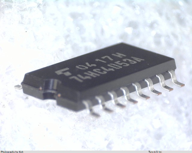 TC74HC4053AF
