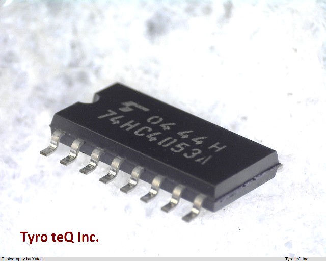 TC74HC4053AF
