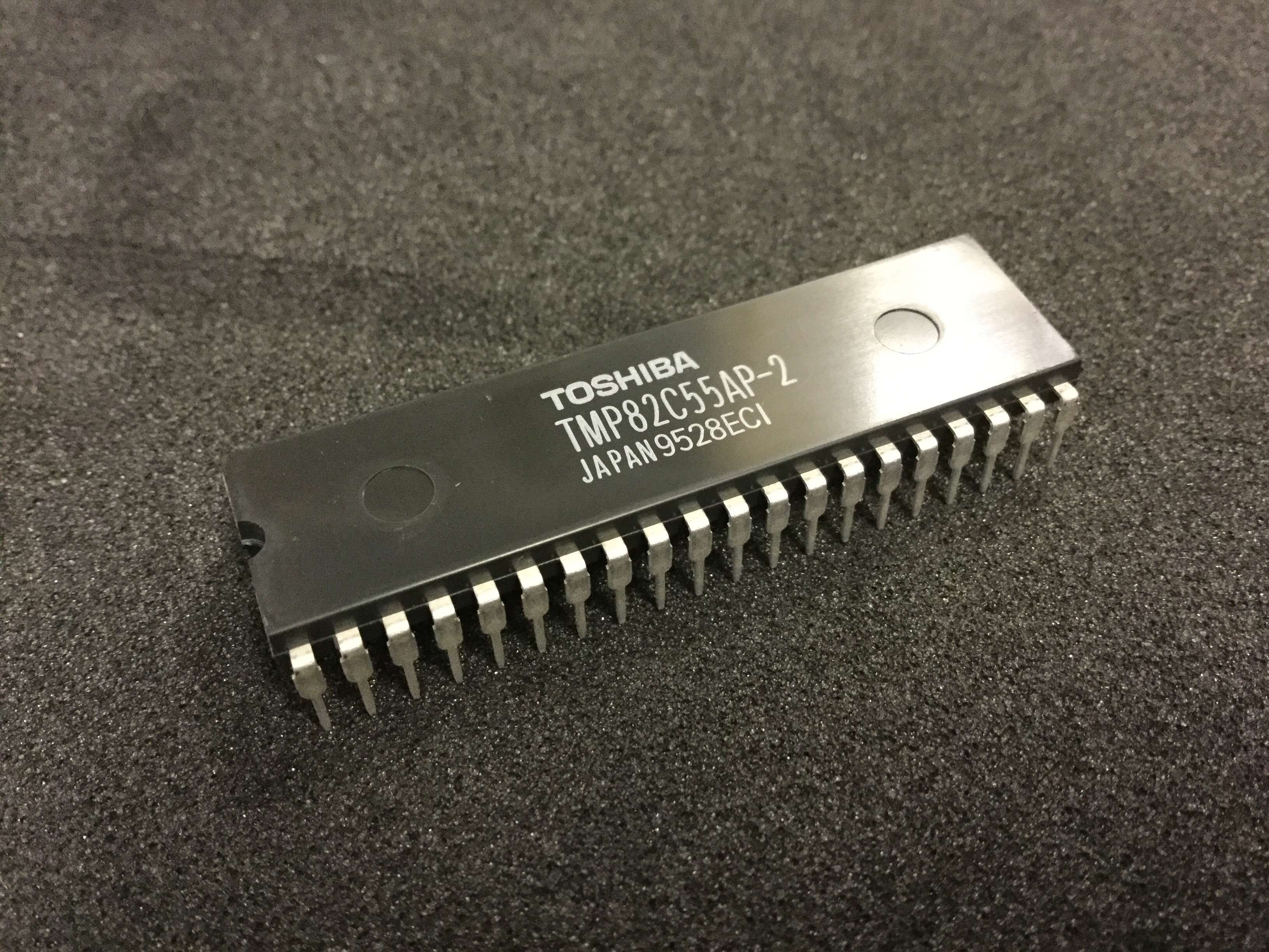 TMP82C55AP-2