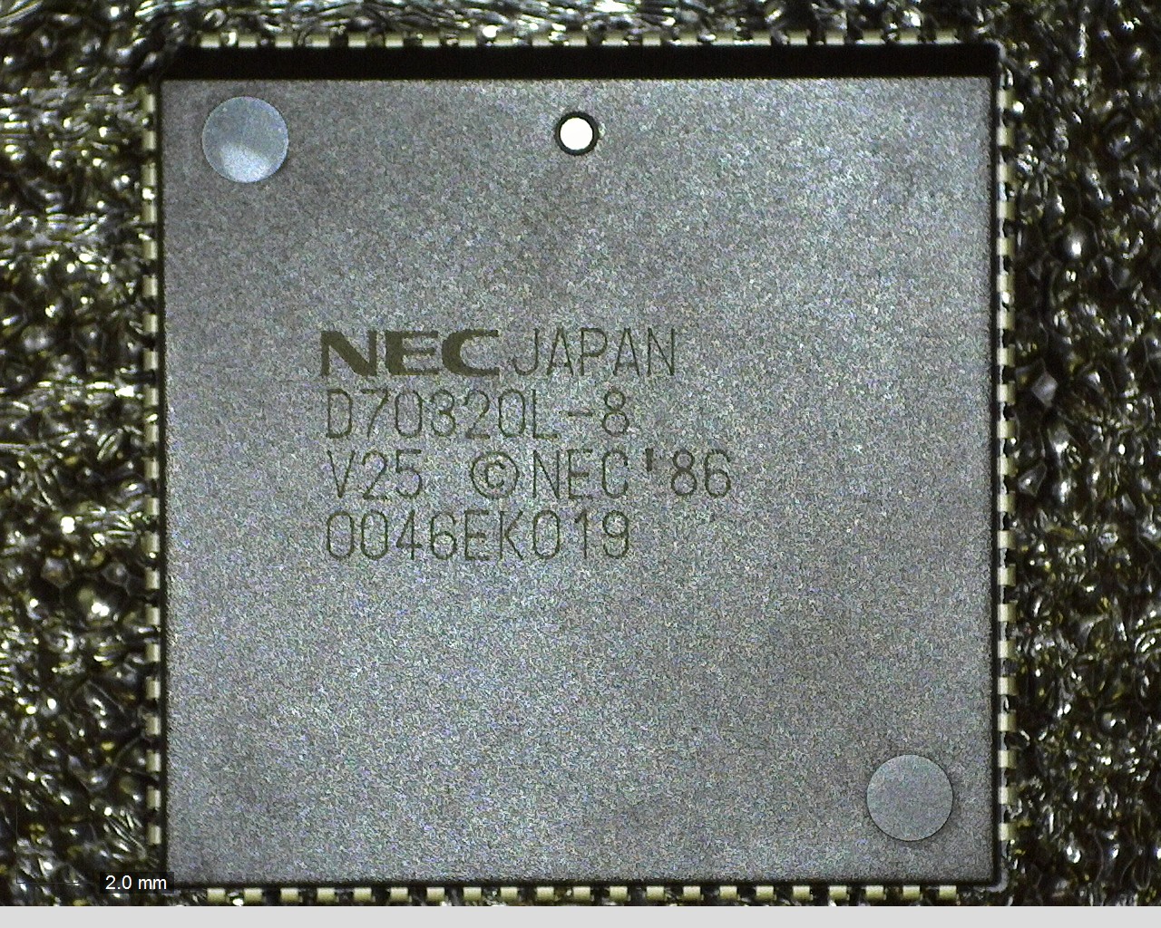 UPD70320L-8