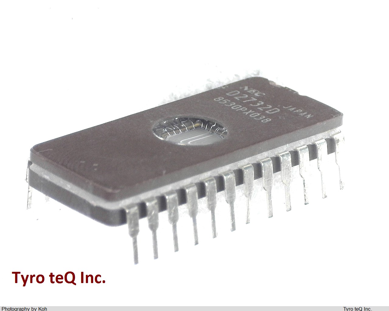 UPD2732D