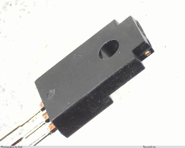 UPC7805AHF-AZ　