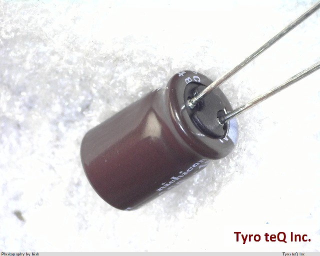 UPM1C221MPD