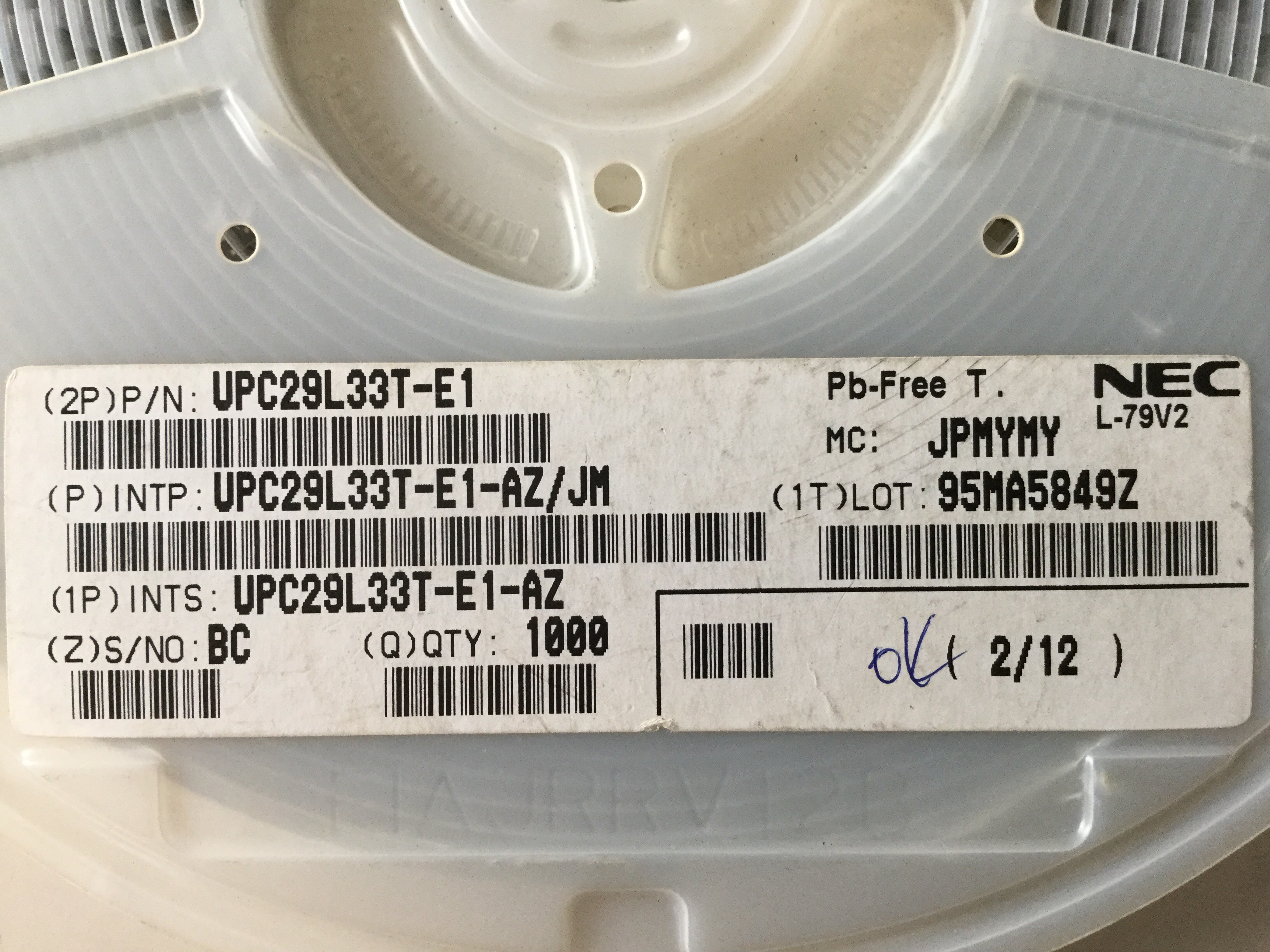 UPC29L33T-E1-AZ