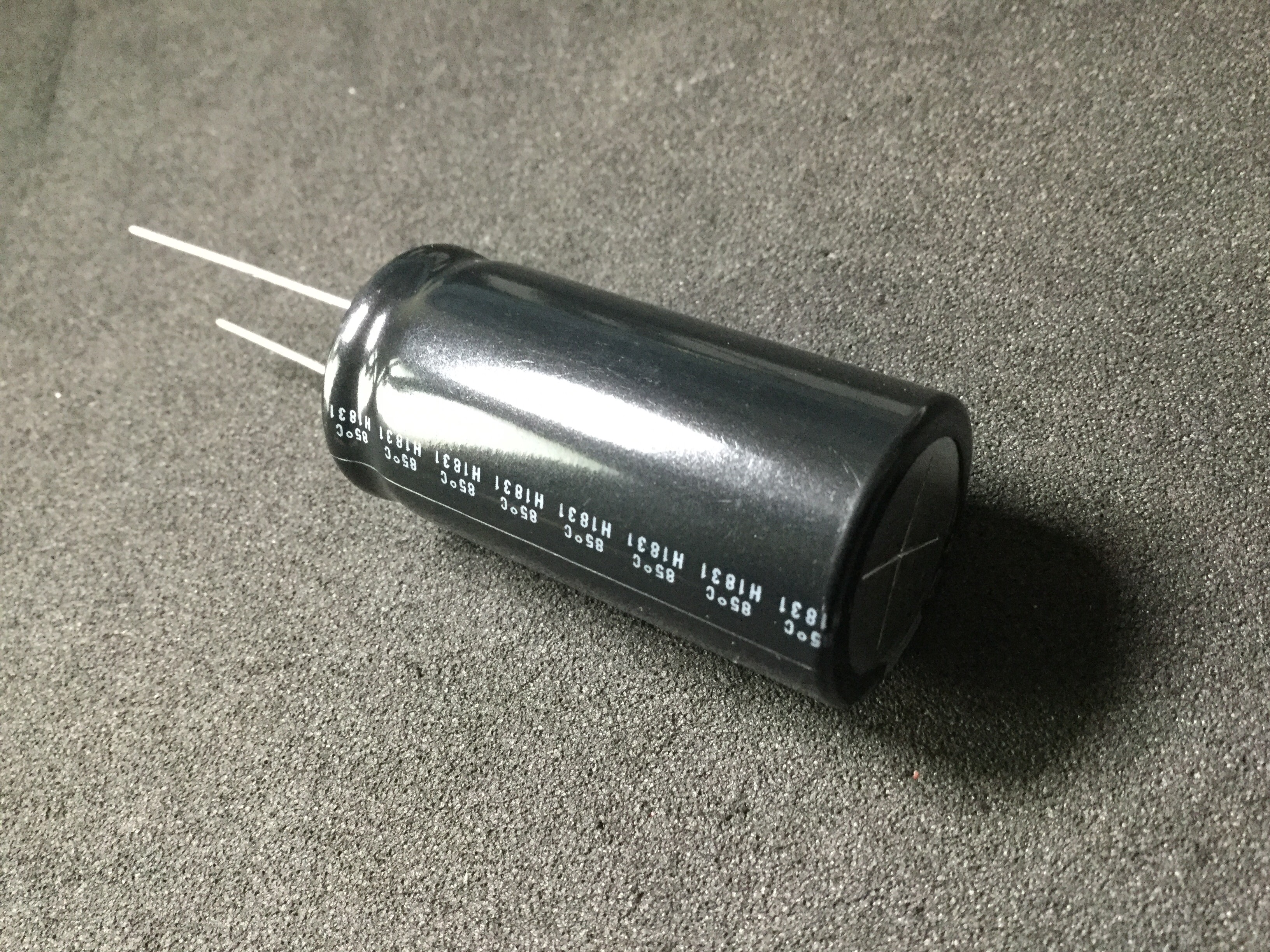 UVR1H103MRD