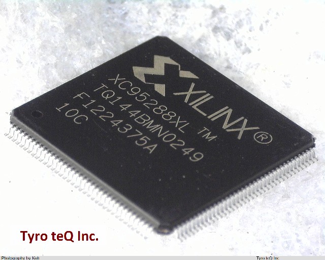 XC95288XL-10TQ144