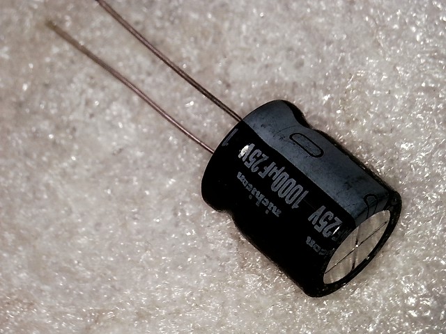 URS1E102MHD