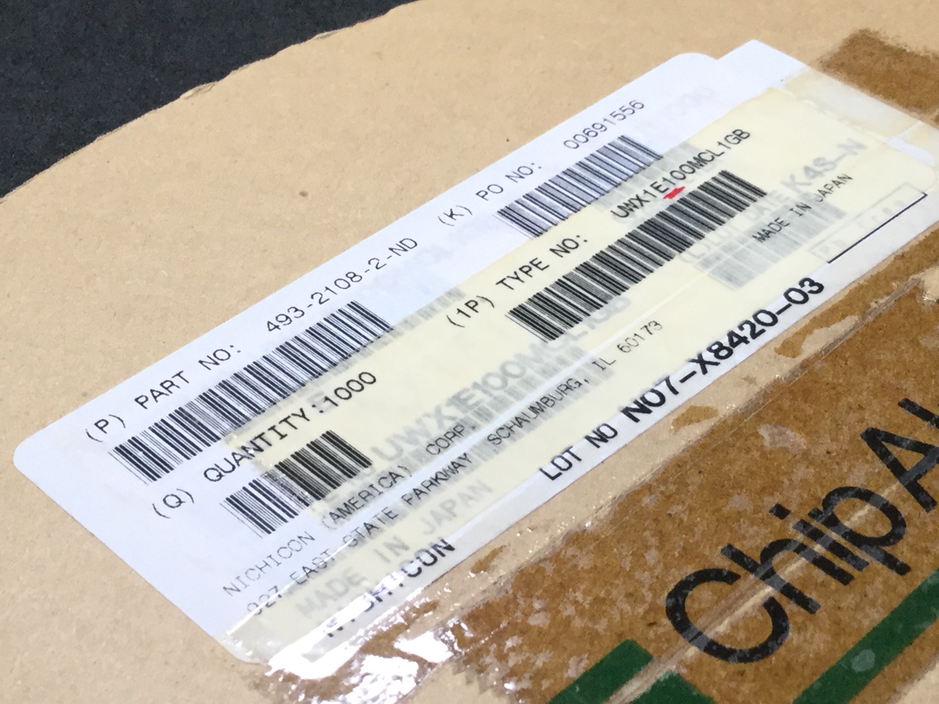 UWX1E100MCL1GB