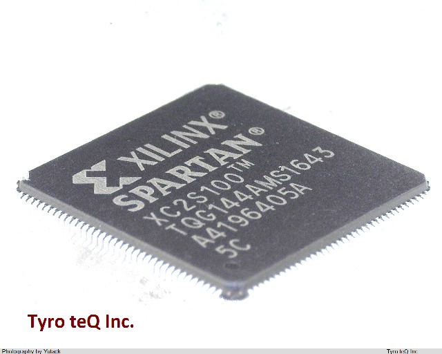 XC2S100-5TQG144C