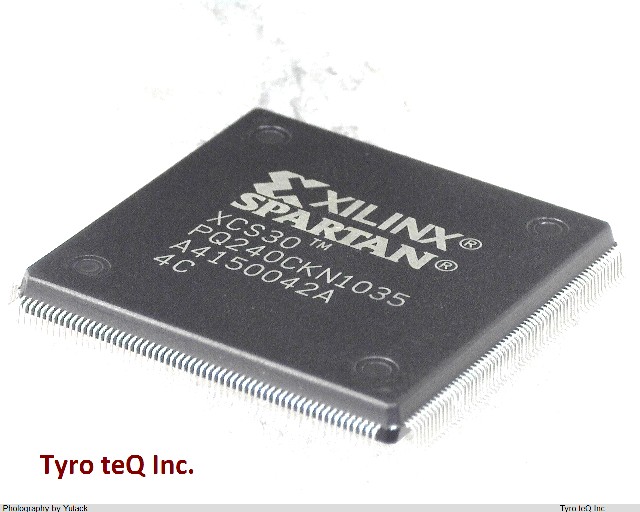 XCS30-4PQ240C