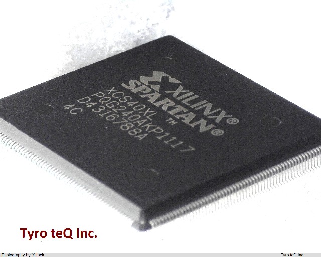XCS40XL-4PQG240C