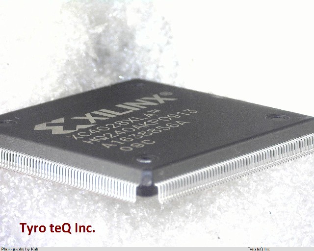 XC4028XLA-4HQ240C