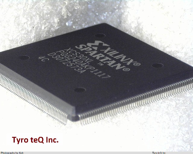 XCS30XL-4PQG240C