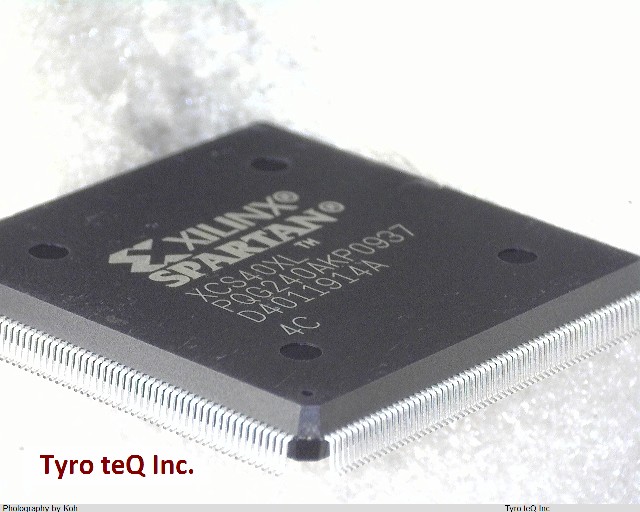 XCS40XL-4PQG240C
