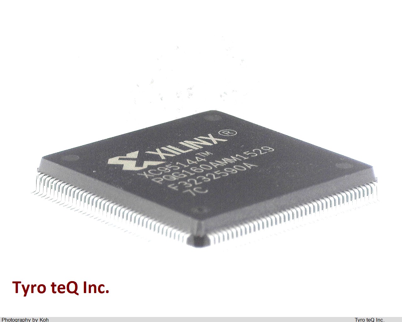 XC95144-7PQG160C