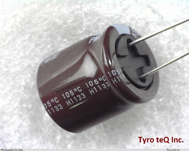 UPM1J561MHD6