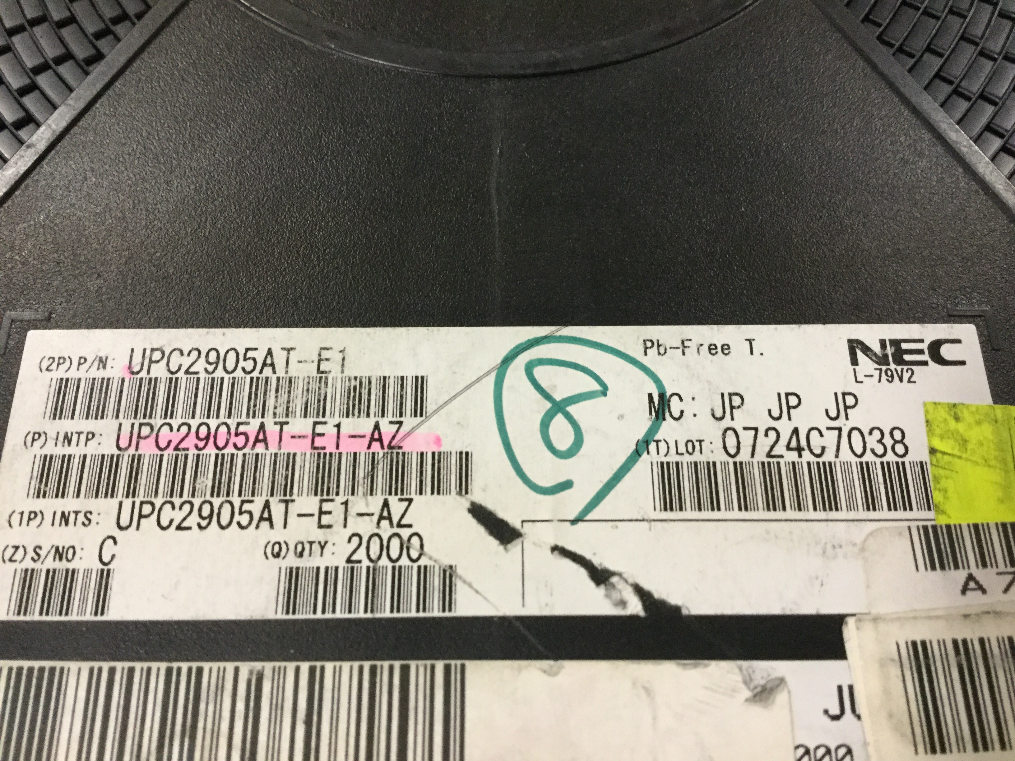 UPC2905AT-E1-AZ